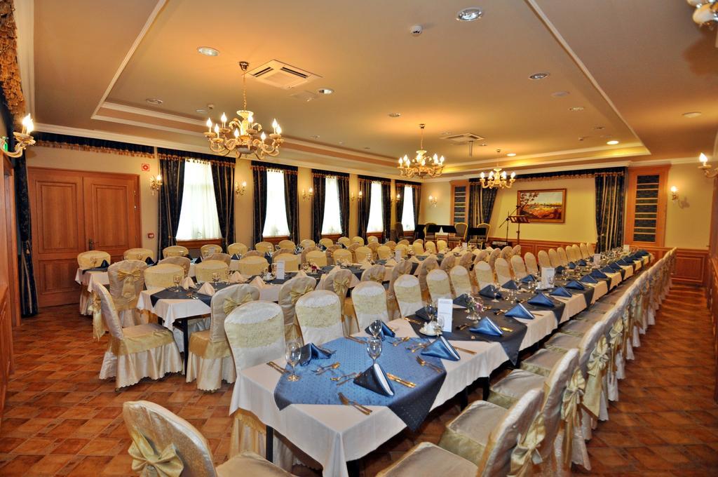Hotel Villa Classica Papa Exterior photo